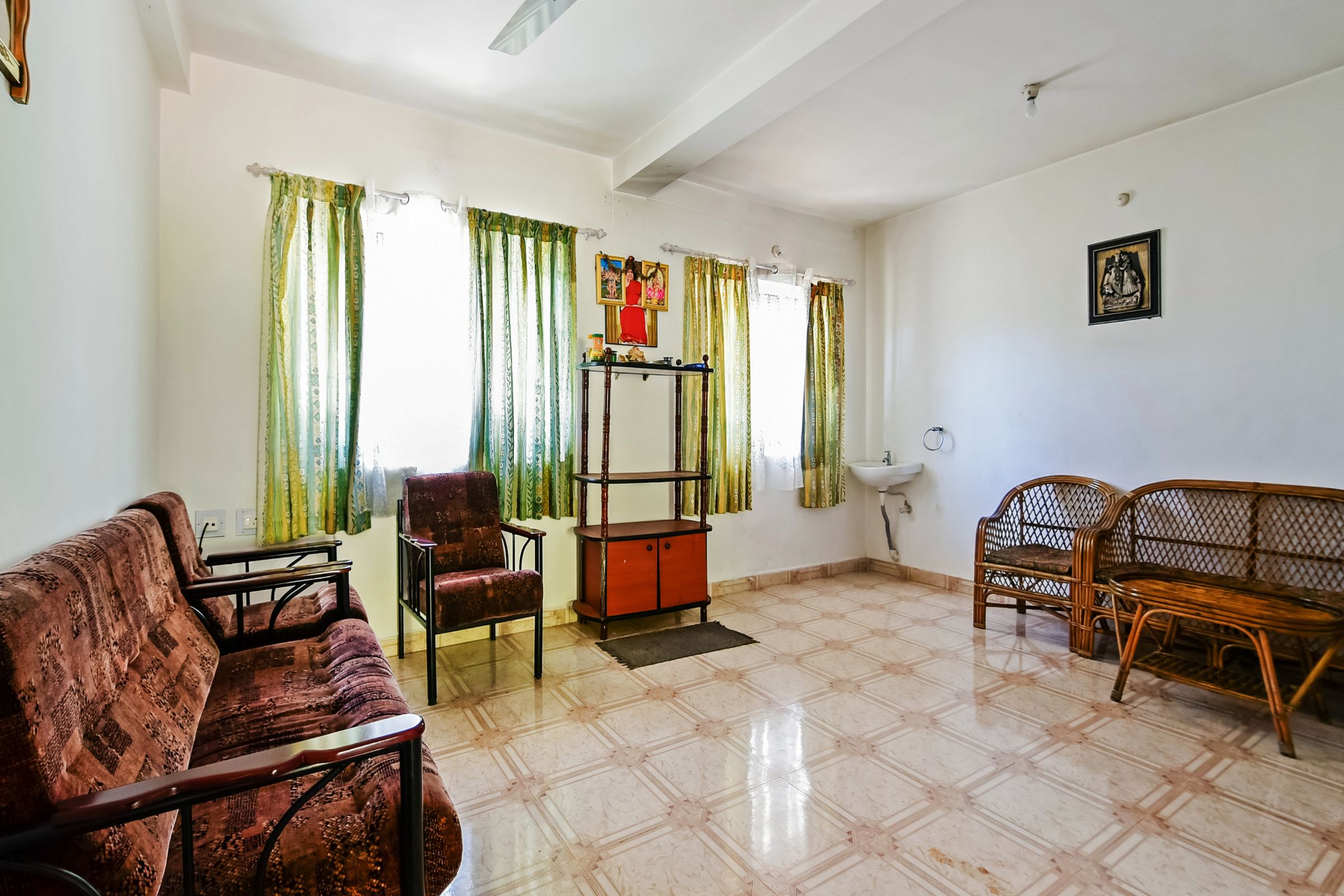 Oaks Villa | Hill-view Room - Tap to explore photos