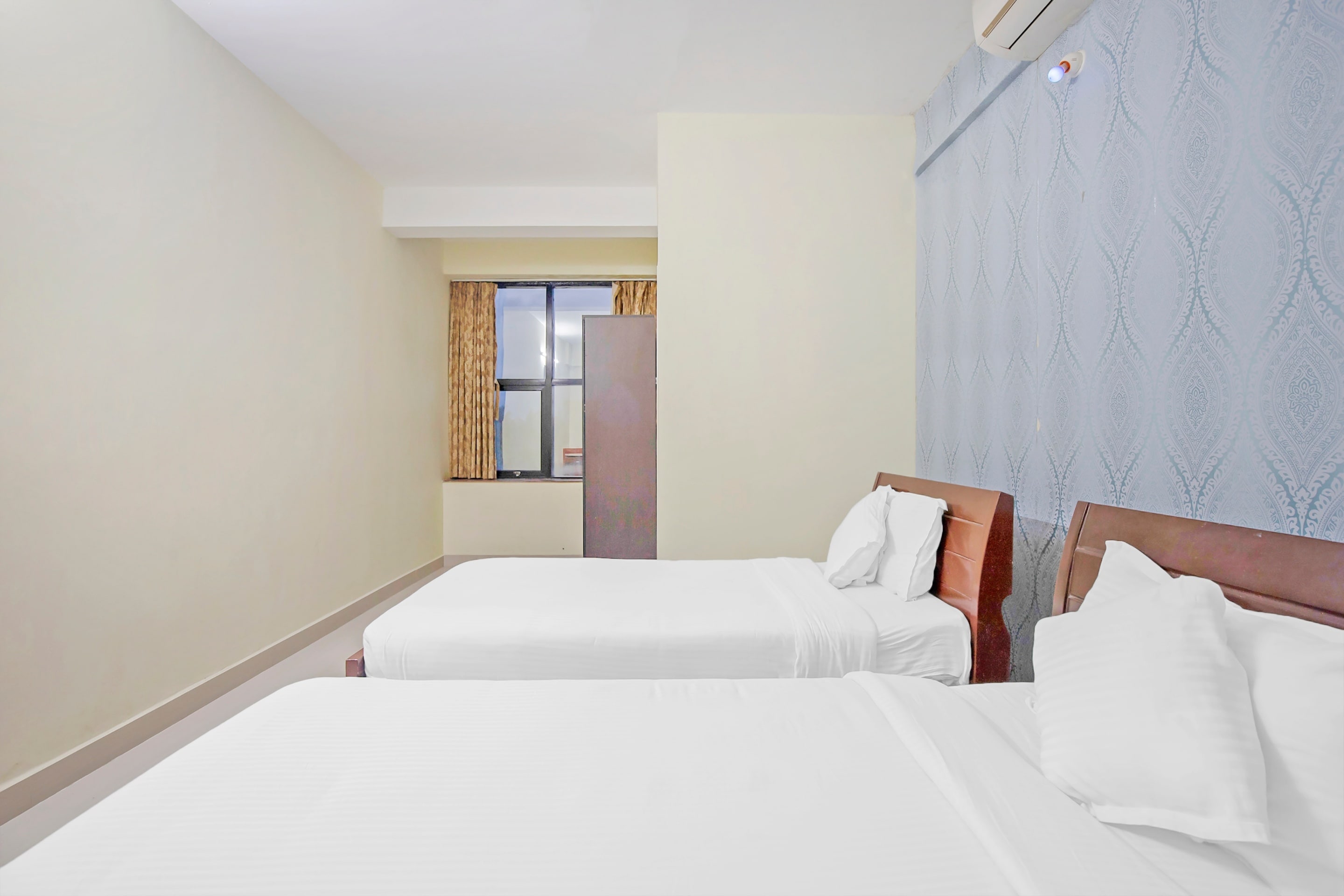 Hotel O Kelambakkam - Tap to explore photos