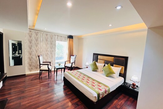 Hotel Aura IP Grand Karkardooma New Delhi