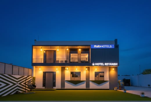 FabHotel Sky Lark Farm