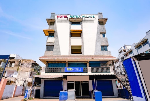 FabHotel Ratna Palace - Inside Baronet Complex