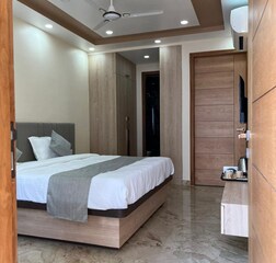 Super Deluxe Room