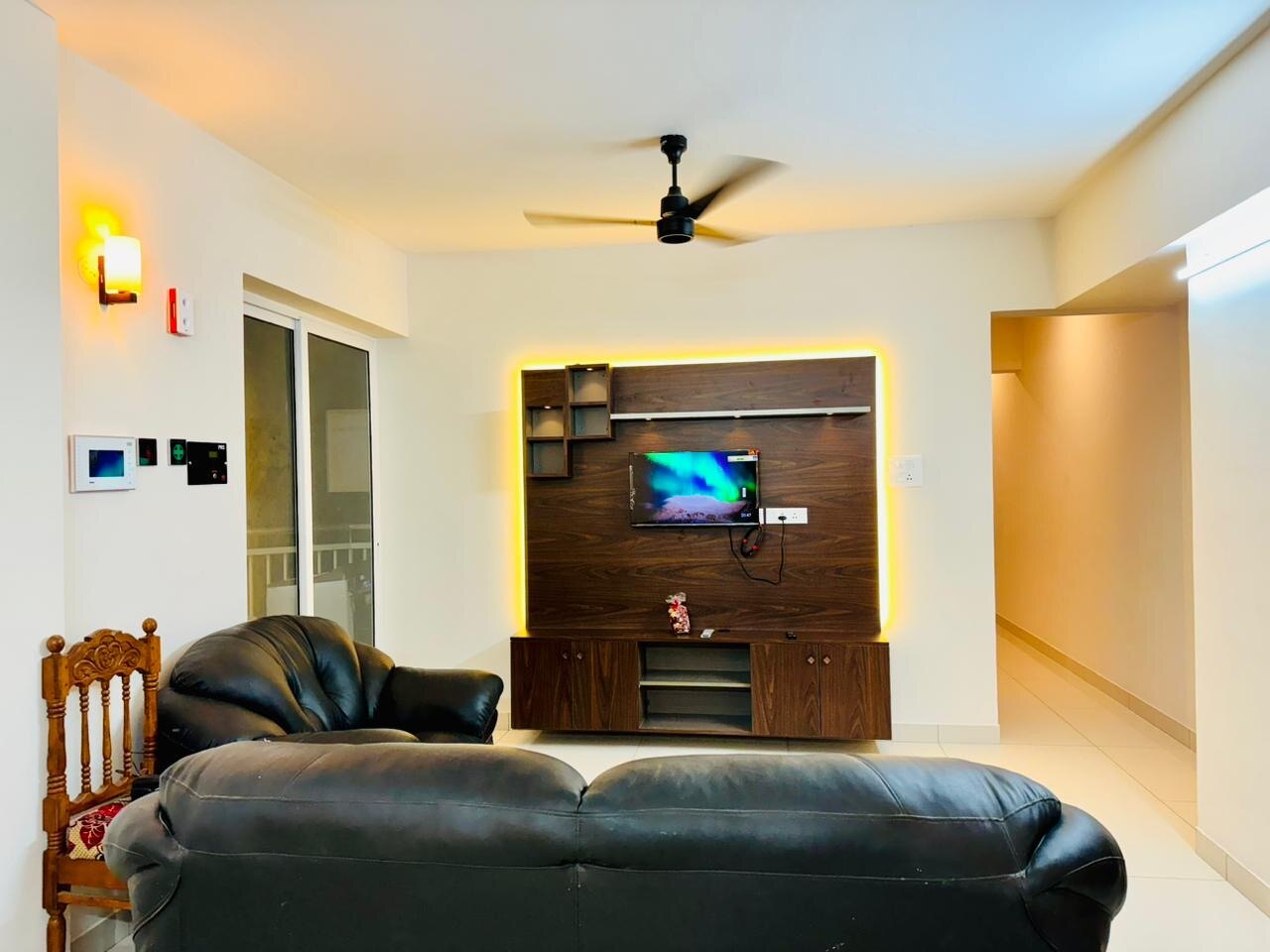 AL-Kabeer Central Spot 2BHK - Tap to explore photos