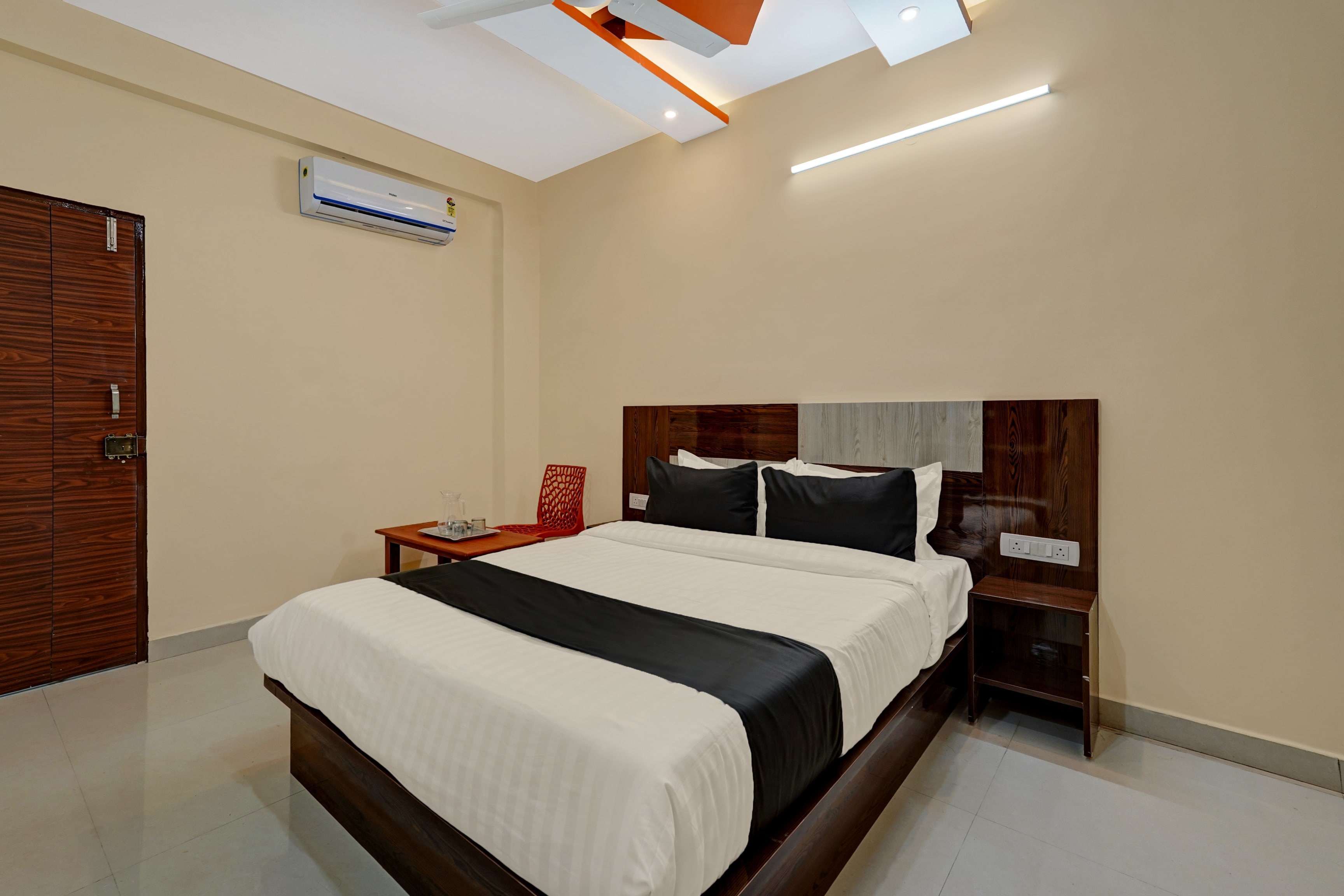 Hotel O Galaxy Residency - Tap to explore photos