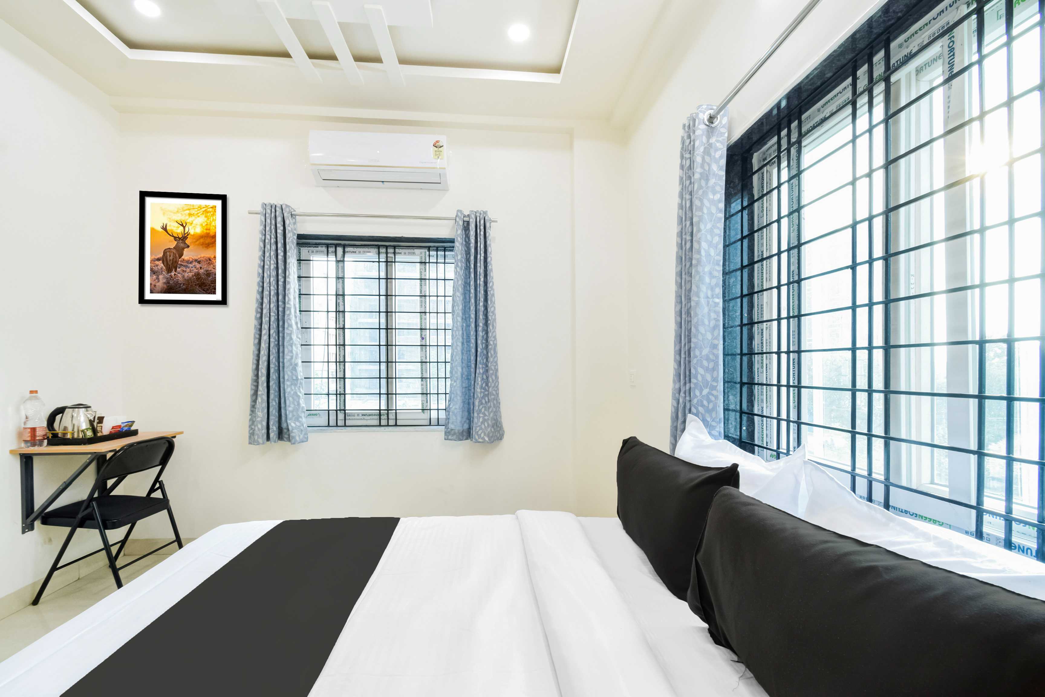 Super Townhouse Kokapet Near GAR - Tap to explore photos