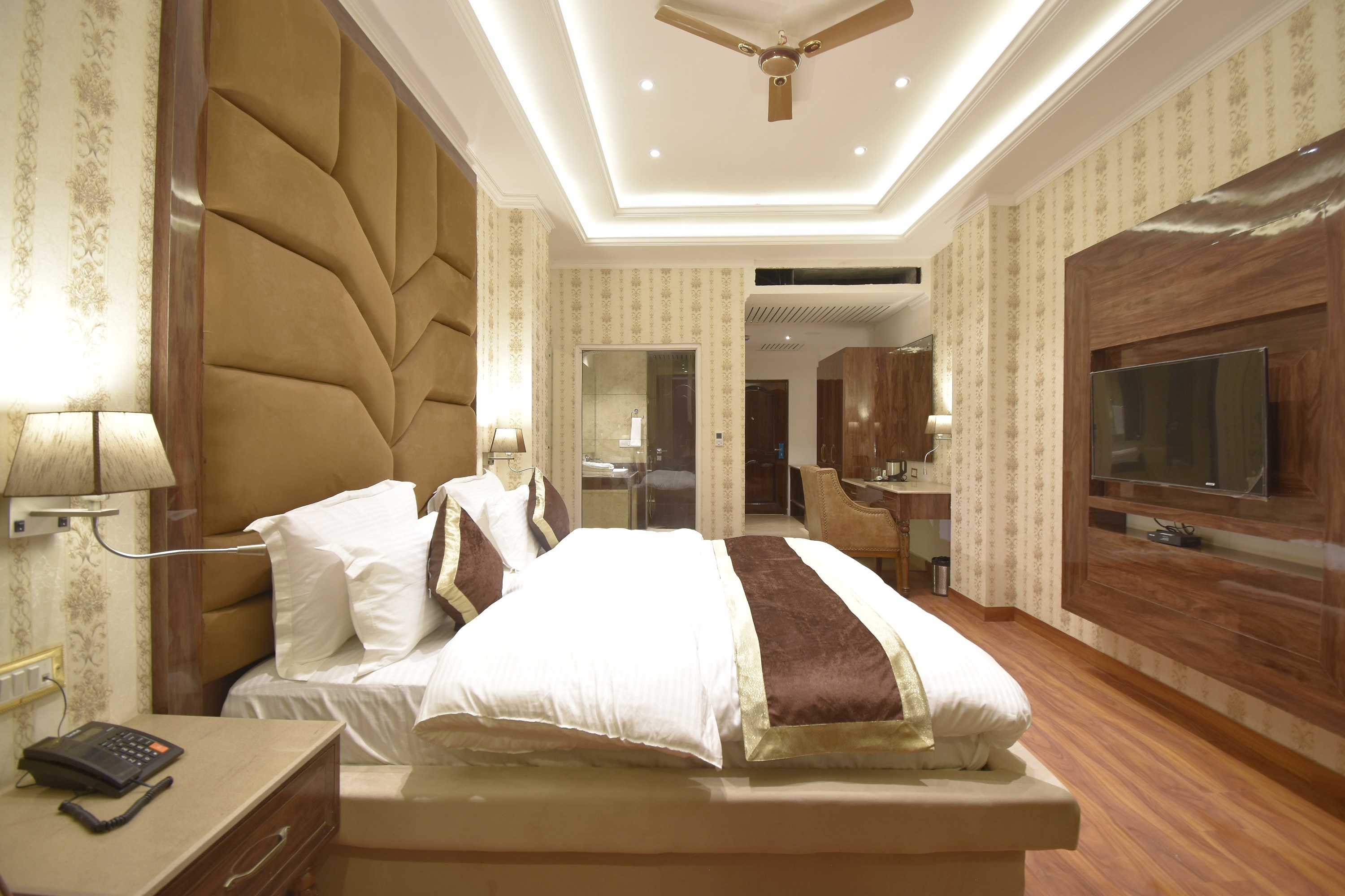 Hotel Grand Him Queen Hot and Cold Rooms - Tap to explore photos