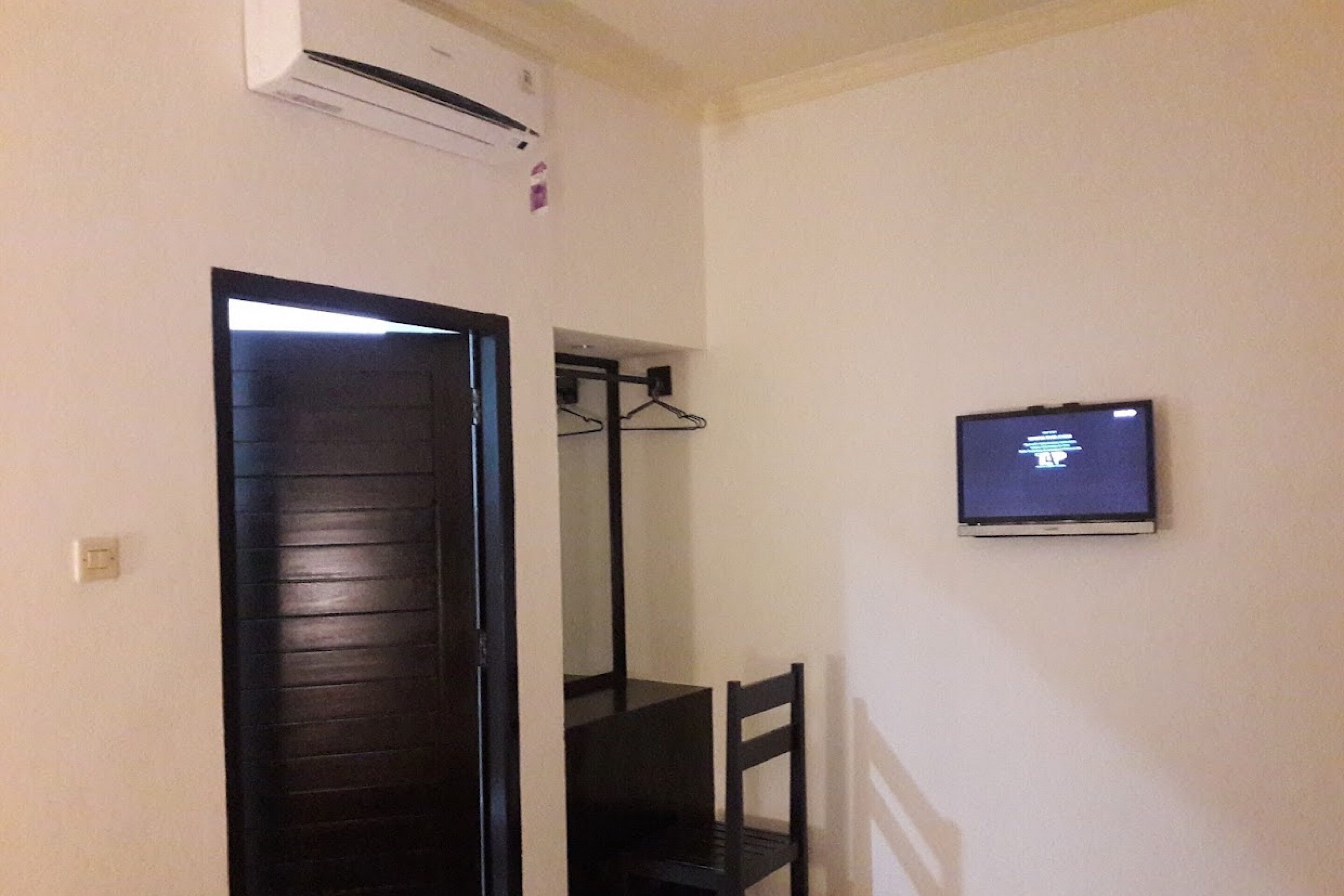 OYO 93759 Yume Guest House Near SDN 4 Batulayar - Tap to explore photos