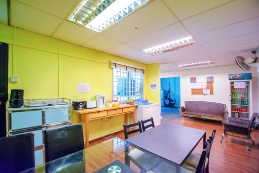 Vintage Inn Clarke Quay Singapore Hostel Price Address