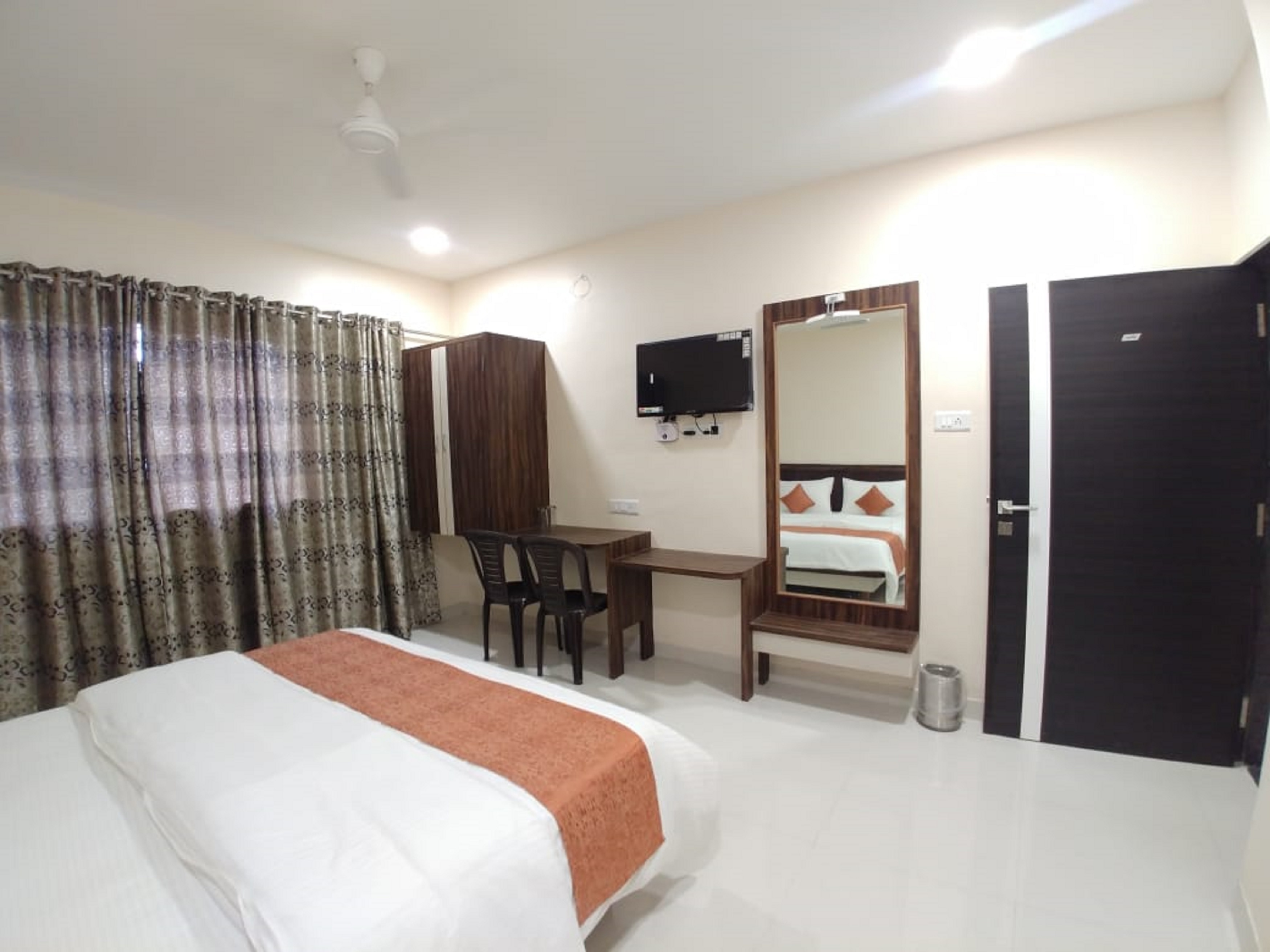 Deluxe AC Room 1