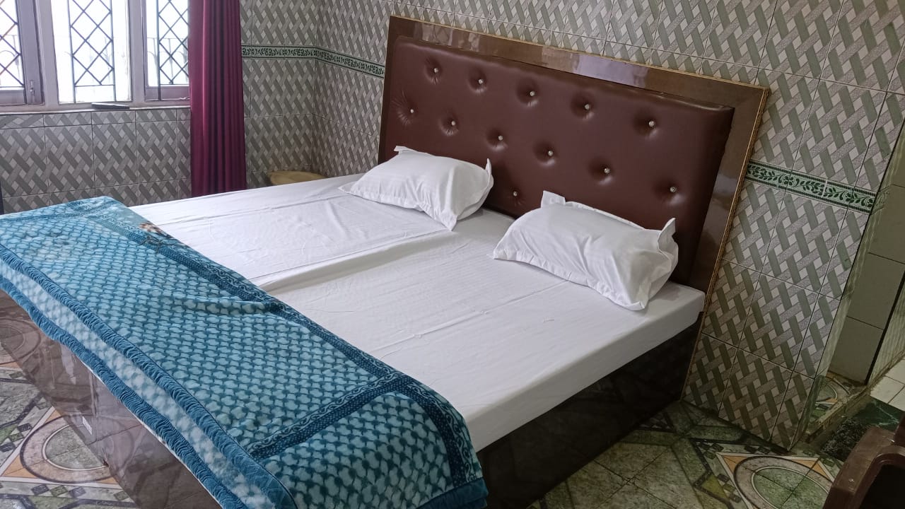 Shri Krishna Home Stay ( B& B) - Tap to explore photos