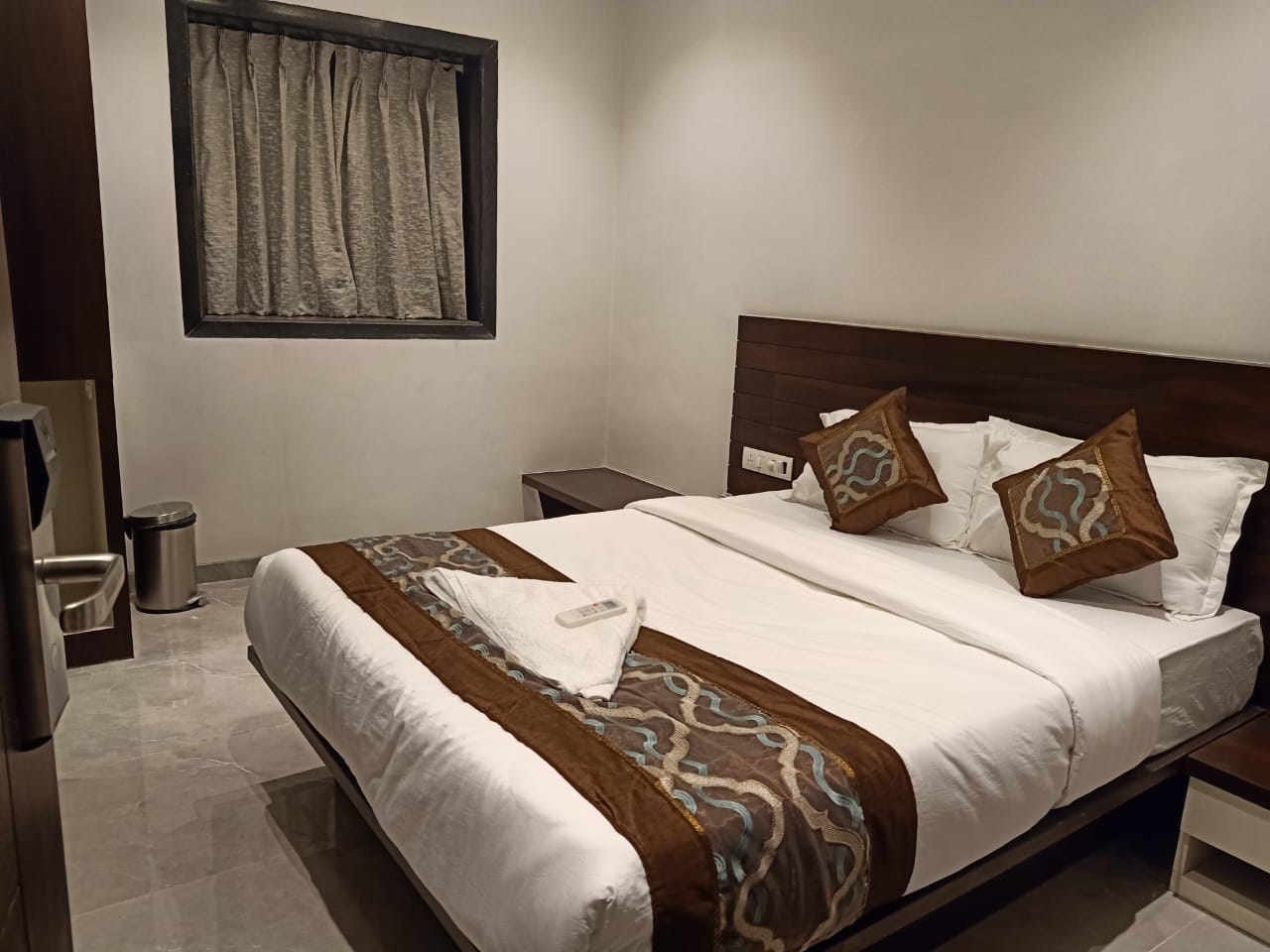 Deluxe Room 1