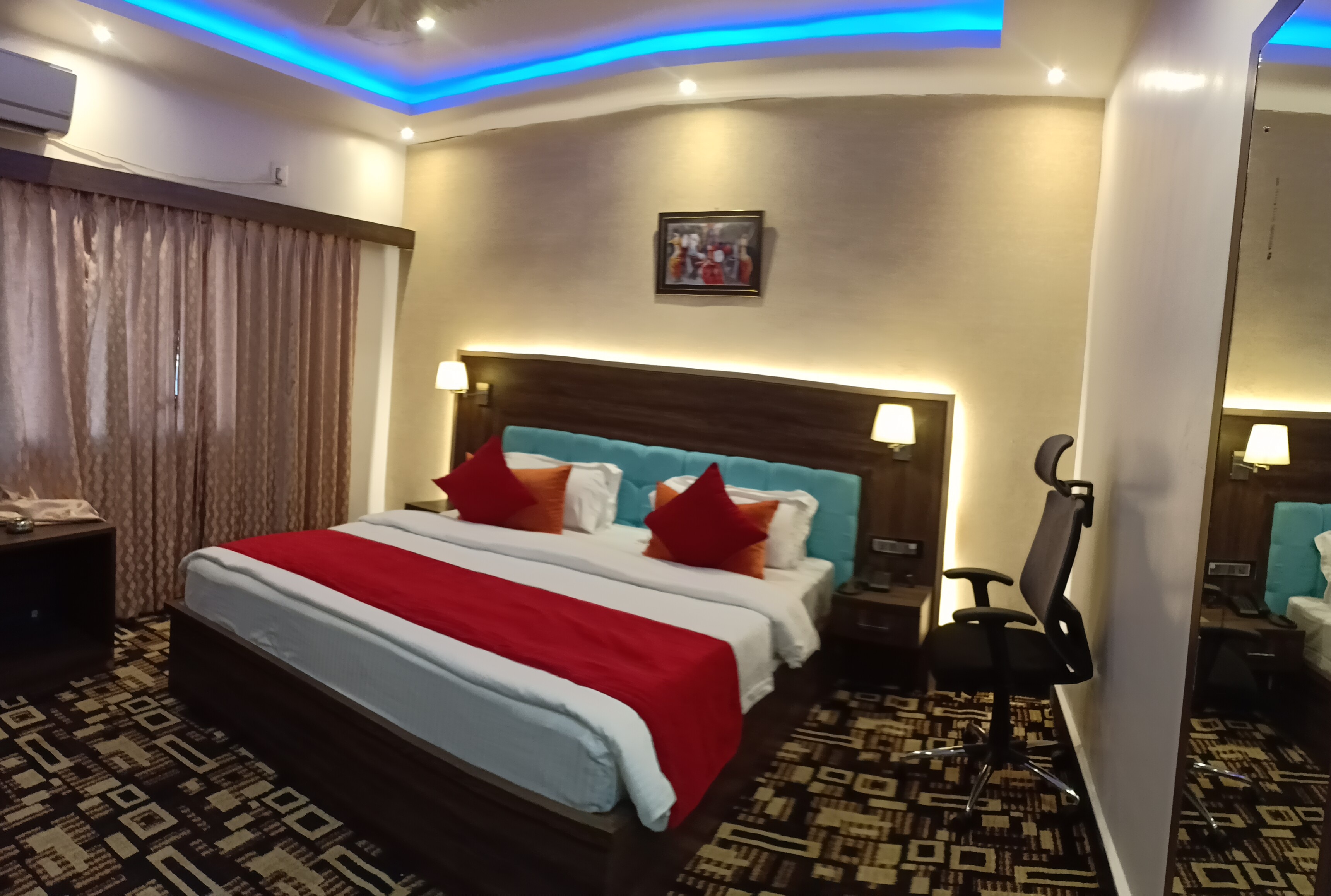 HOTEL SHAAN - Tap to explore photos