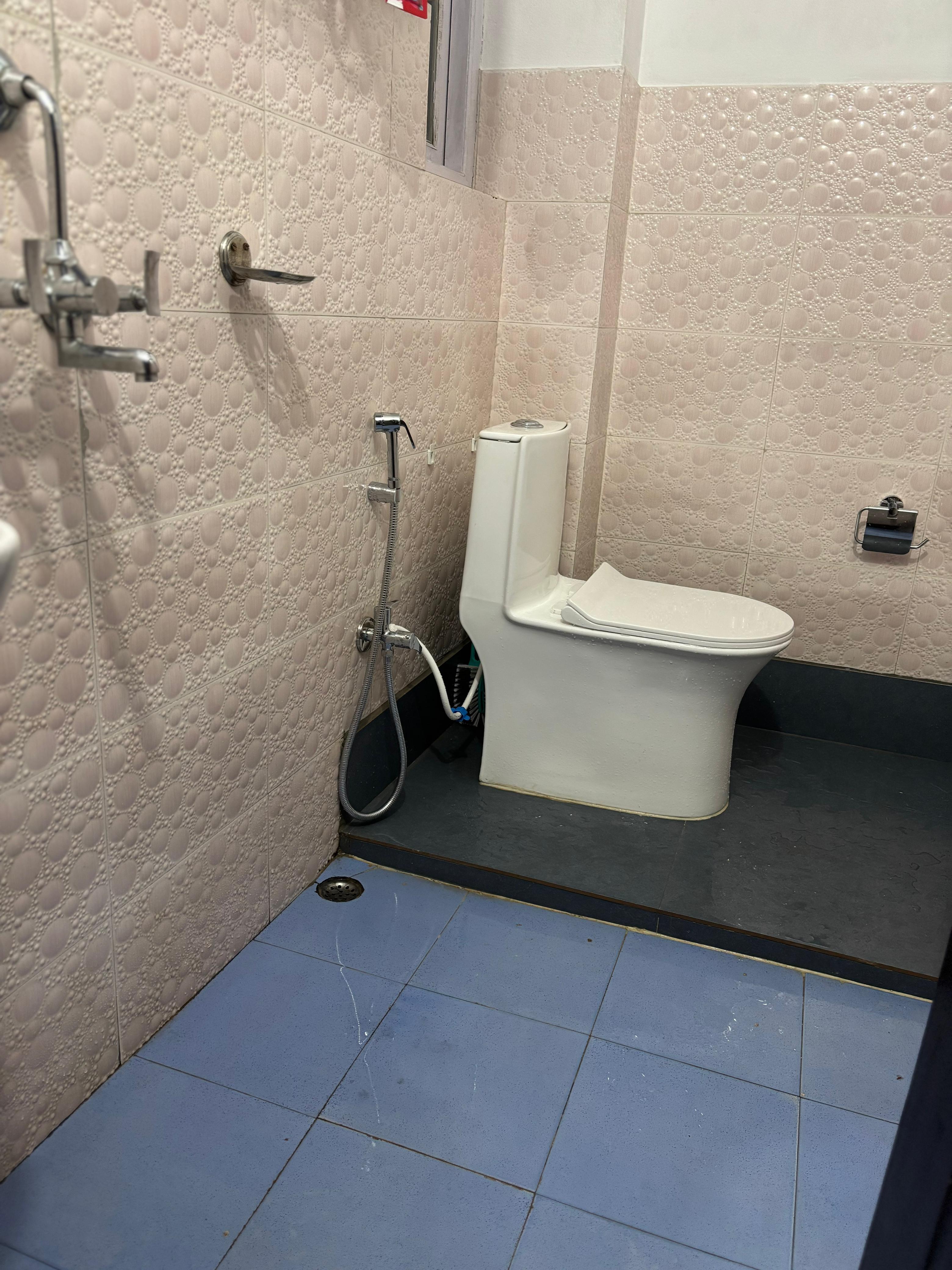 Khangrila Nest Homestay - Tap to explore photos