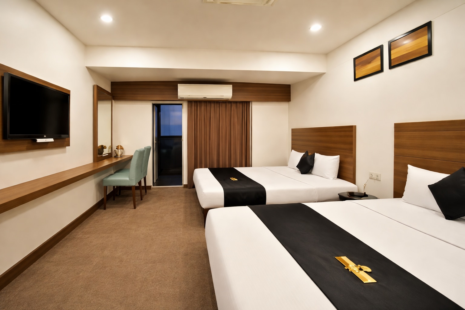 4 Bedded AC Family Room (Quadruple Room) 1