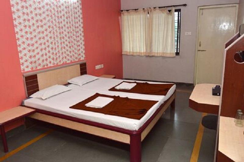 Hotel Murli Monohar - Tap to explore photos