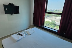 hotel pleasure, Surat