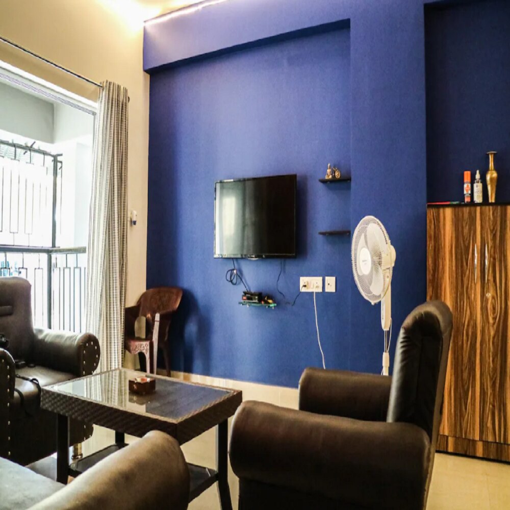 Modern & Homely Stay | 4BR APT W/Free Parking & AC - Tap to explore photos