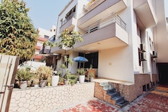 Nice Stay & Care | AC Rooms with Wifi | Sector 46 Noida, Noida