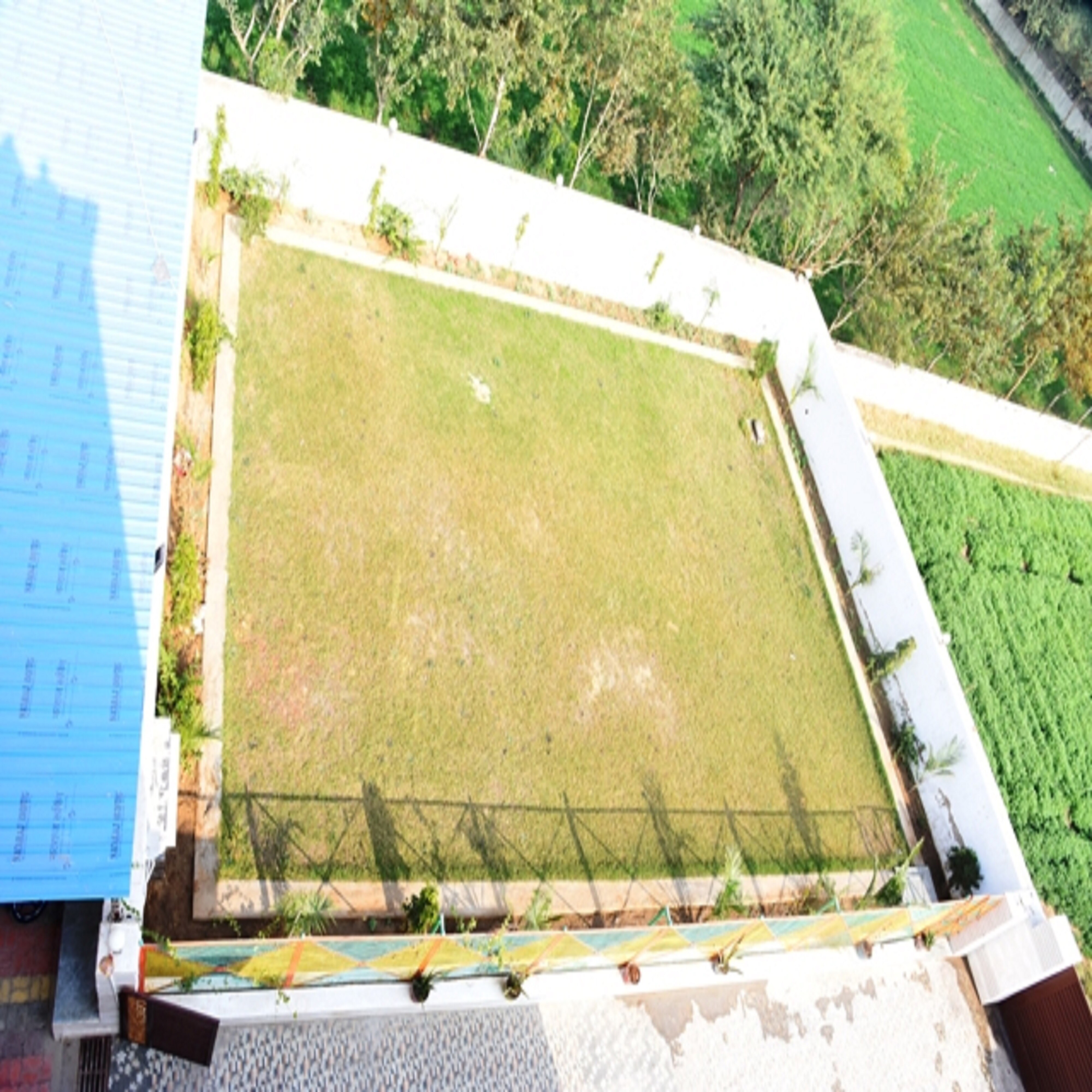 Hotel Shree Sharnam - Tap to explore photos