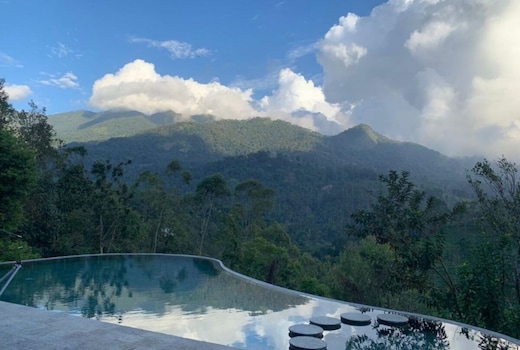 Y3 Suites | Infinity Pool & Tea-valley Rooms