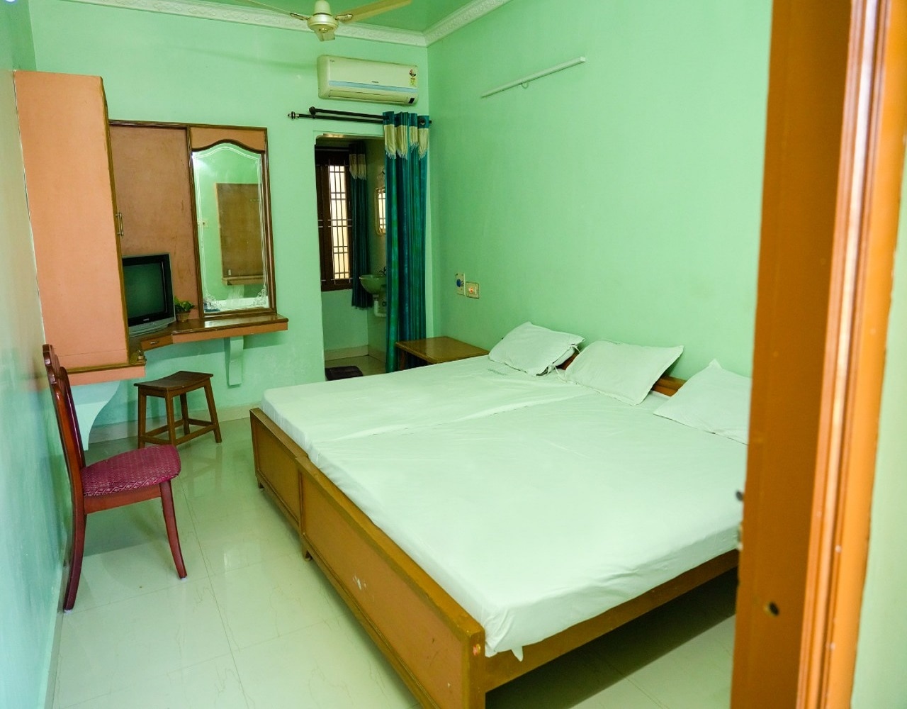 Balamurugan Residency - Tap to explore photos