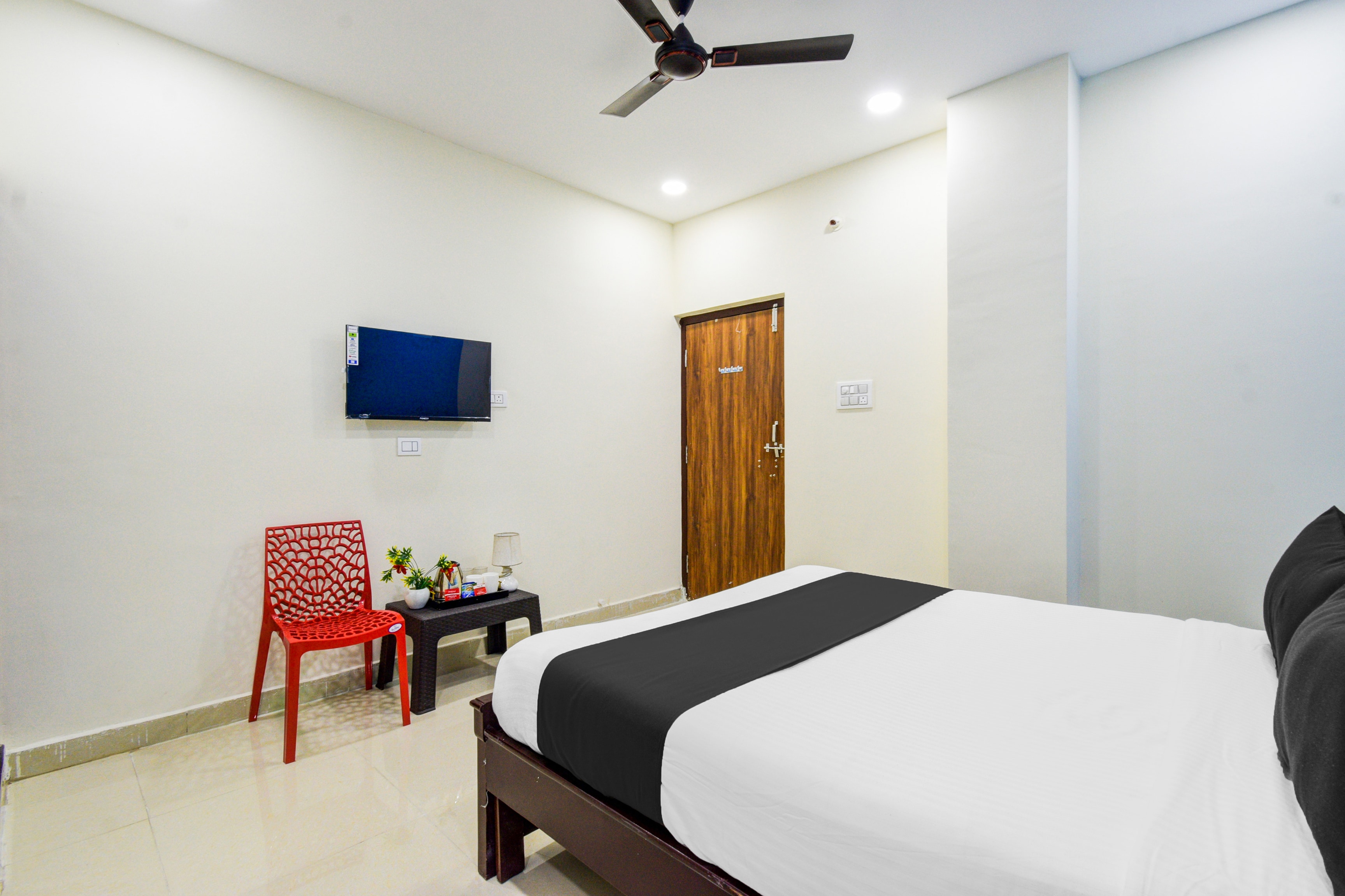 Hotel O Royal Stay Luxury Rooms - Tap to explore photos