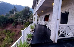 Suite Nido Verde (cozy & compact Hill view Room)