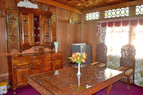 Lotus Houseboat - Tap to explore photos