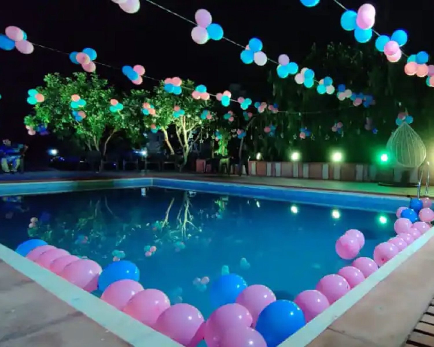 Partyvillas Resort inn - Tap to explore photos
