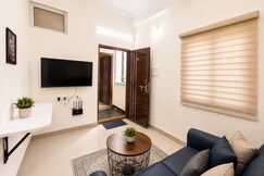 Cozy - 1 bedroom studio flat - 6 kitchens near Kims Hospital, Hyderabad