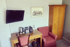 OYO The Greyhound Inn, Windsor and Maidenhead