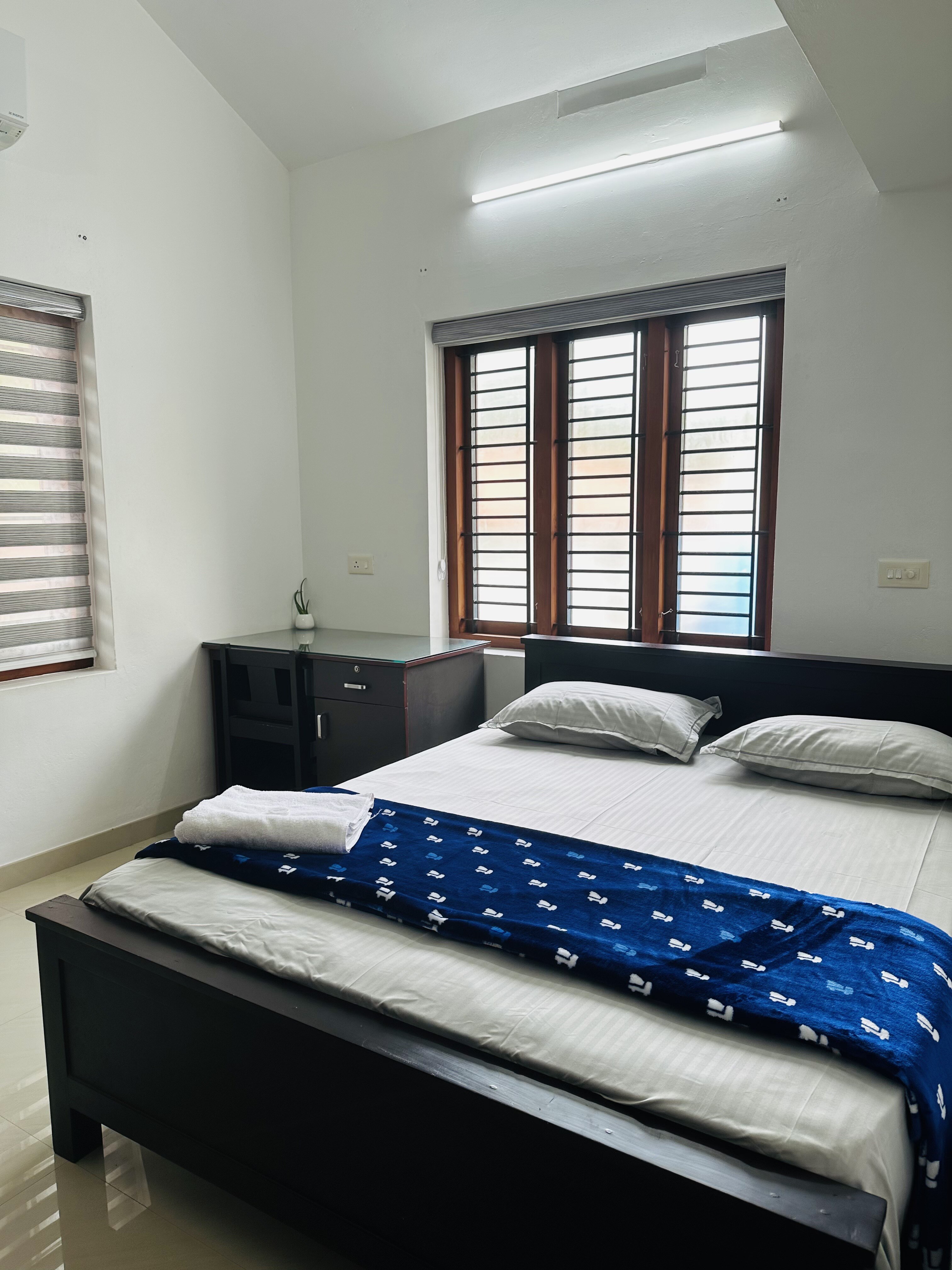 Saaketh Homestay 3BHK First floor - Tap to explore photos