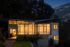 StayVista at Gassa Home, Ravangla