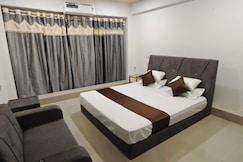 Hotel Sky Blue, Surat