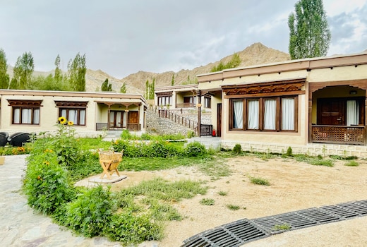 Nirvana Retreat | Boutique Chalet in the Himalayas