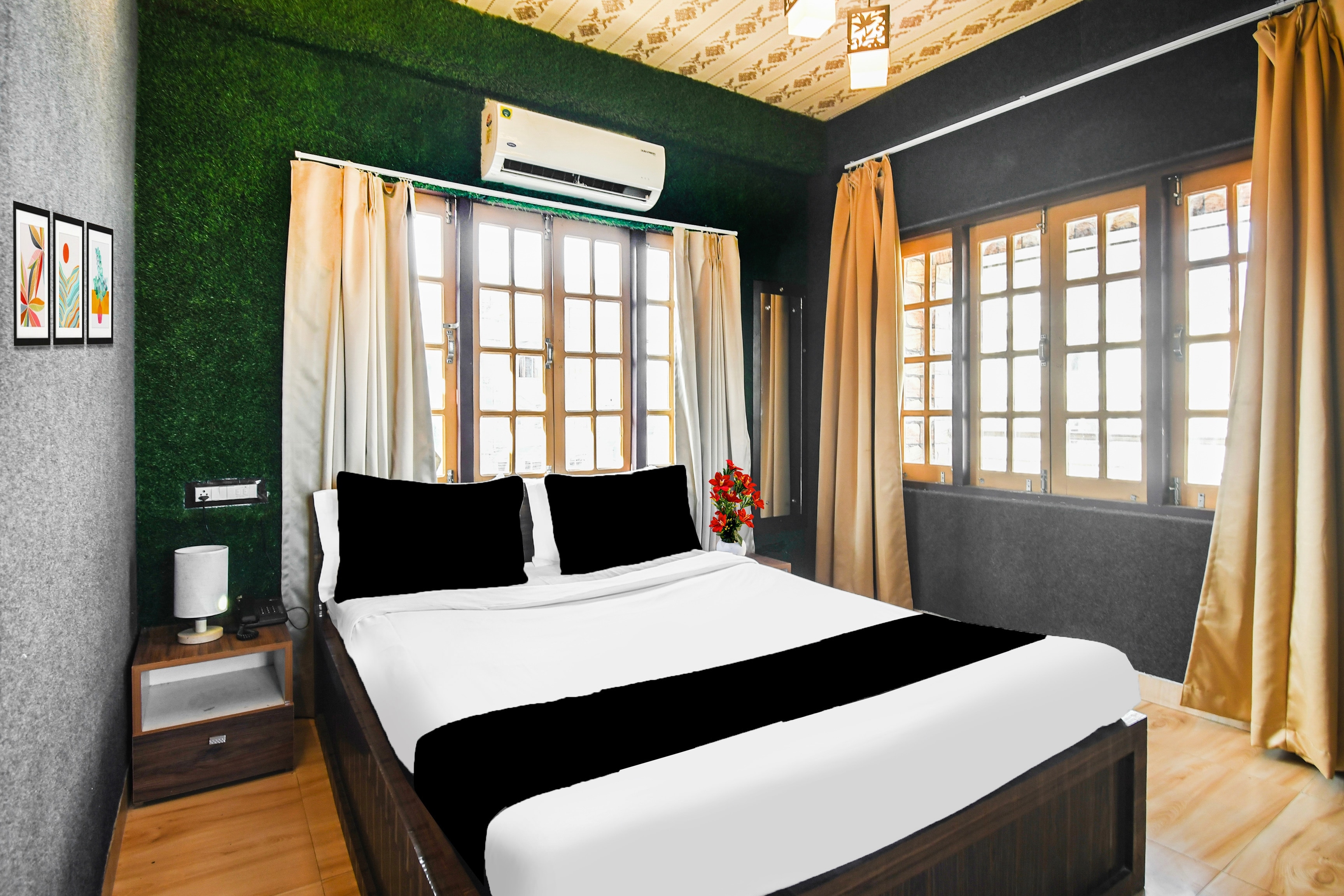 Super Hotel O Champasari Siliguri formerly Four Fox Suits - Tap to explore photos