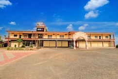 Hotel O Tomar Hotel and Restaurant, Shivpuri