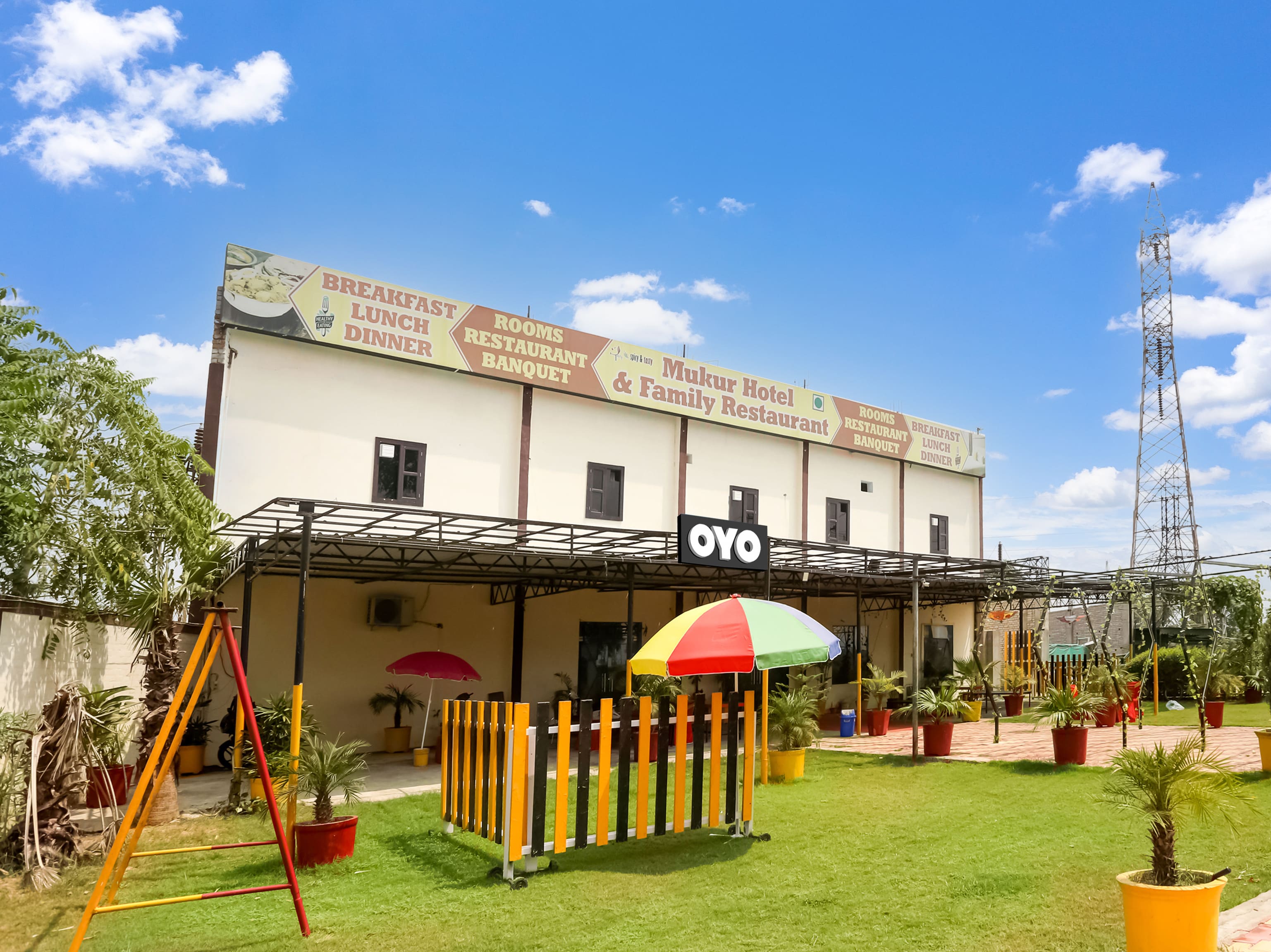 Collection O Mukur Hotel And Restaurant - Tap to explore photos