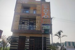 Hotel O shine & cafe, Hapur