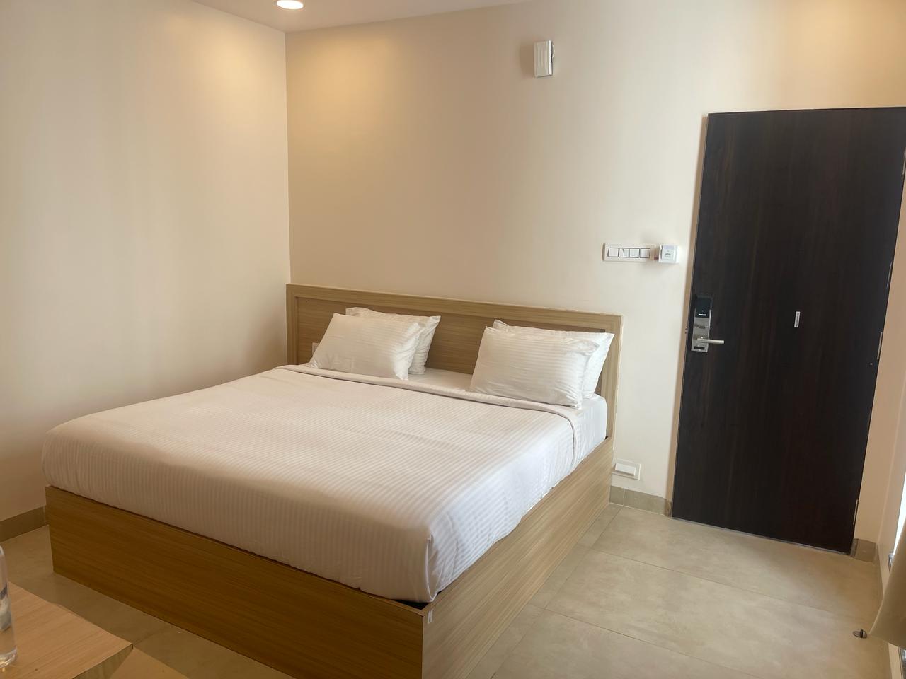 treeyo hotels - Tap to explore photos