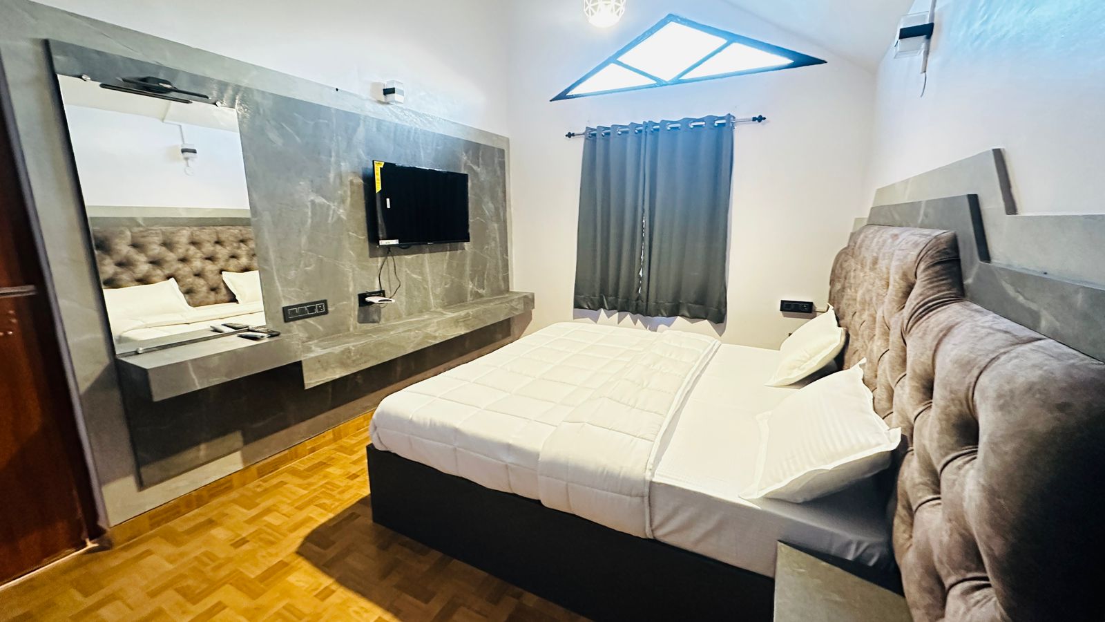 2BHK villa Aimans Brezzy Paradise - Tap to explore photos