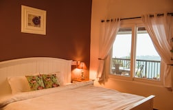 Himalayan Queen Room- Valley View Room