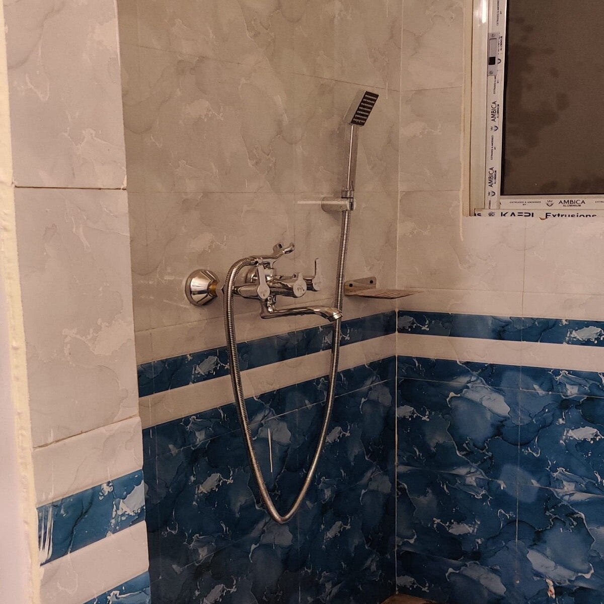 Abhis Entire 2 Bhk Apartment Near Darjeeling Railway Station - Tap to explore photos