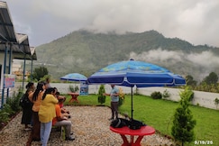 Friendship inn hotel and resorts, Barkot