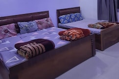 SHREE BAKE BIHARI ATITHI GRAH, Rewa