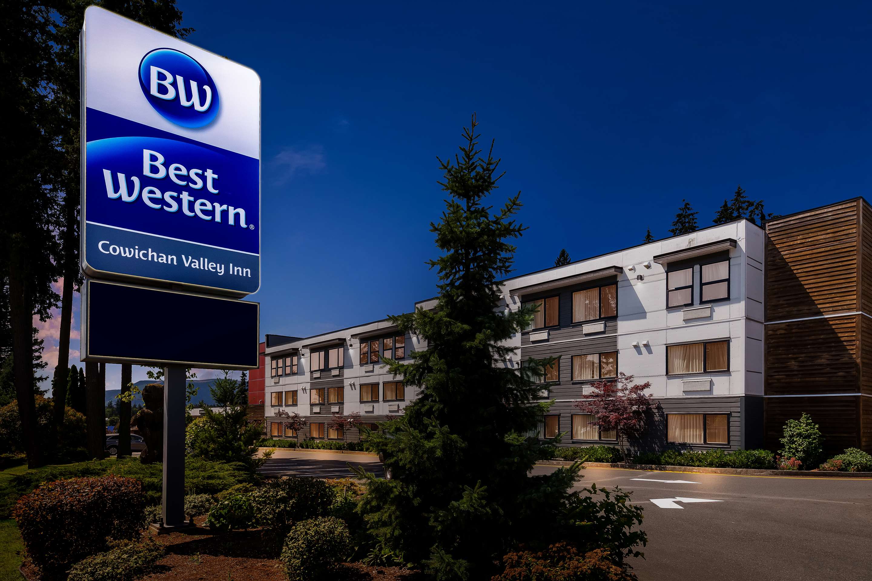 Best Western Cowichan Valley Inn - Tap to explore photos