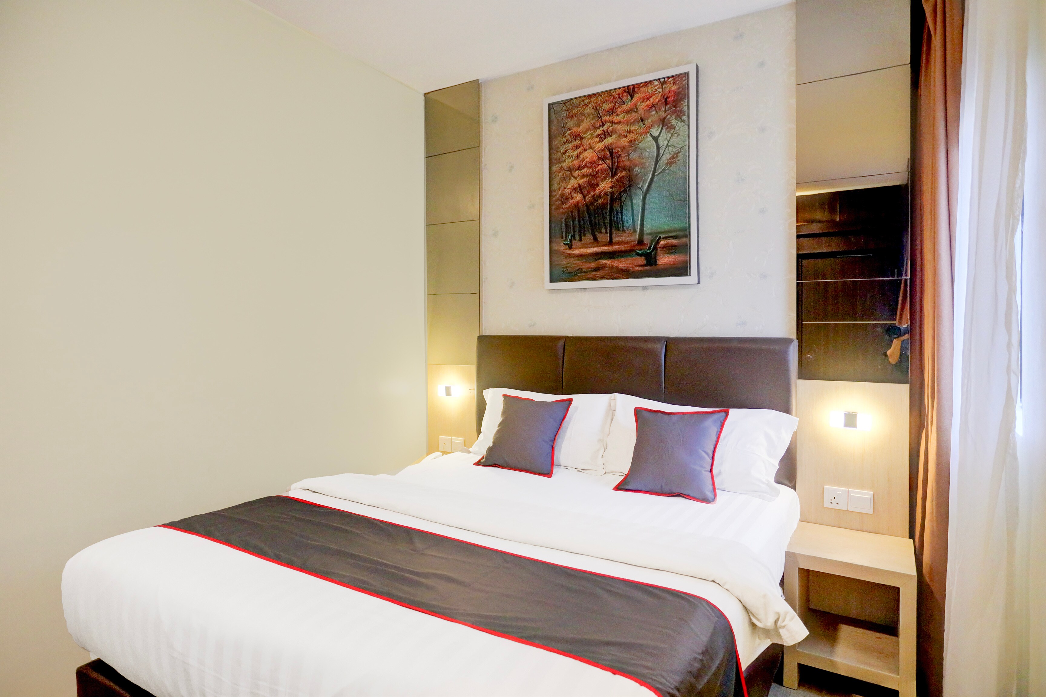 Townhouse Oak Batam near Grand Batam Mall formerly Lucky Star Hotel - Tap to explore photos