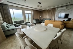 Le Chateau de Karjat - Gharobaar Stays, Karjat