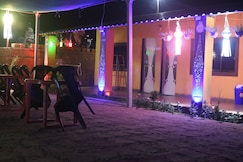 Athaang Beach Resort | Rooms & Restaurant, Malvan