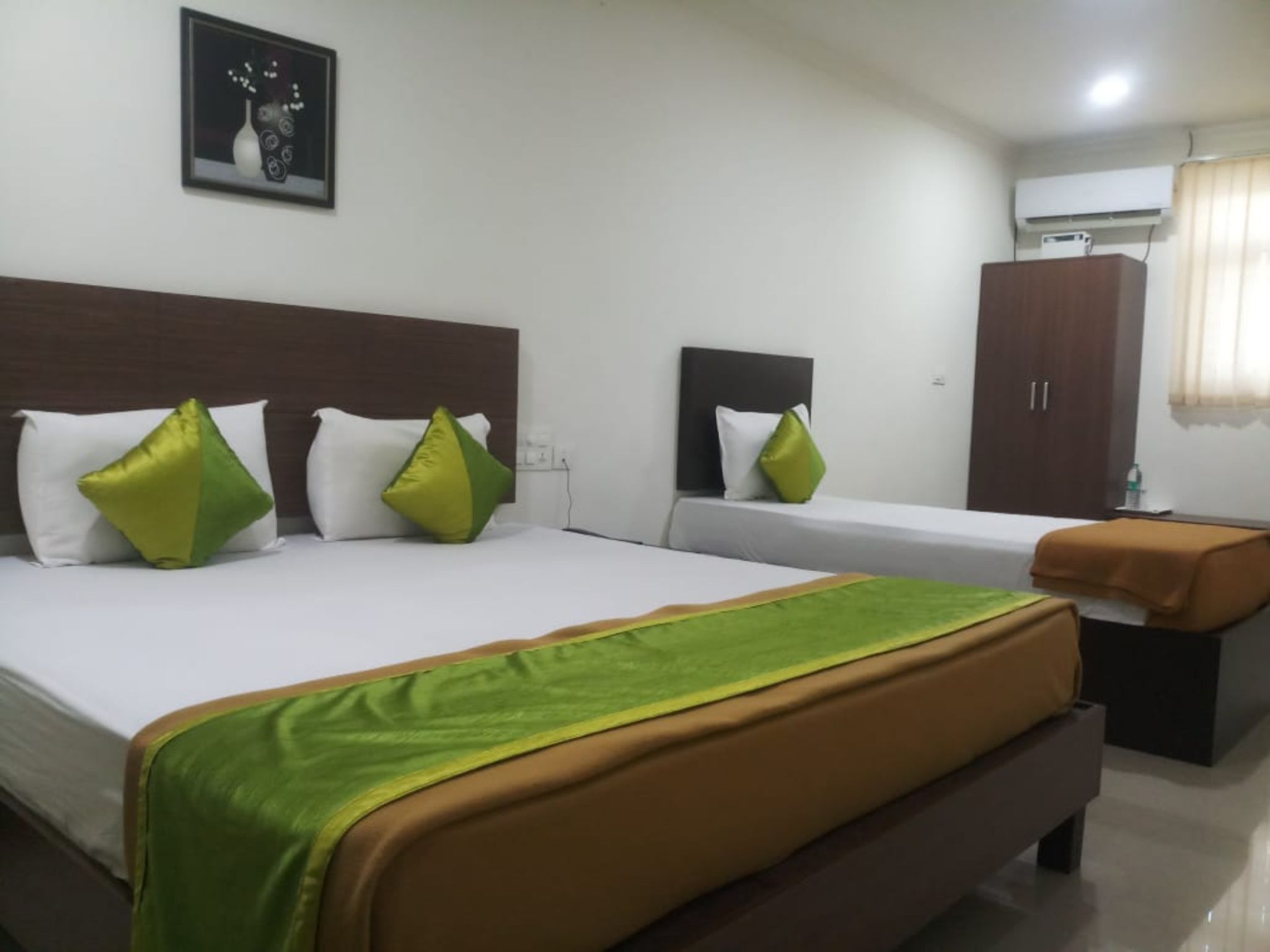 Palm Tree Inn Munnar Inr 222 Off 9 2 5 Hotel Price Address